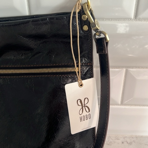 Hobo Approach Crossbody Black NWT - Picture 3 of 9